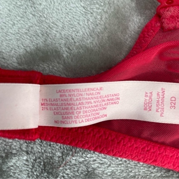 Victoria's Secret Body by Victoria Push-Up Bra Red Lace Padded Size 32D - Picture 7 of 7